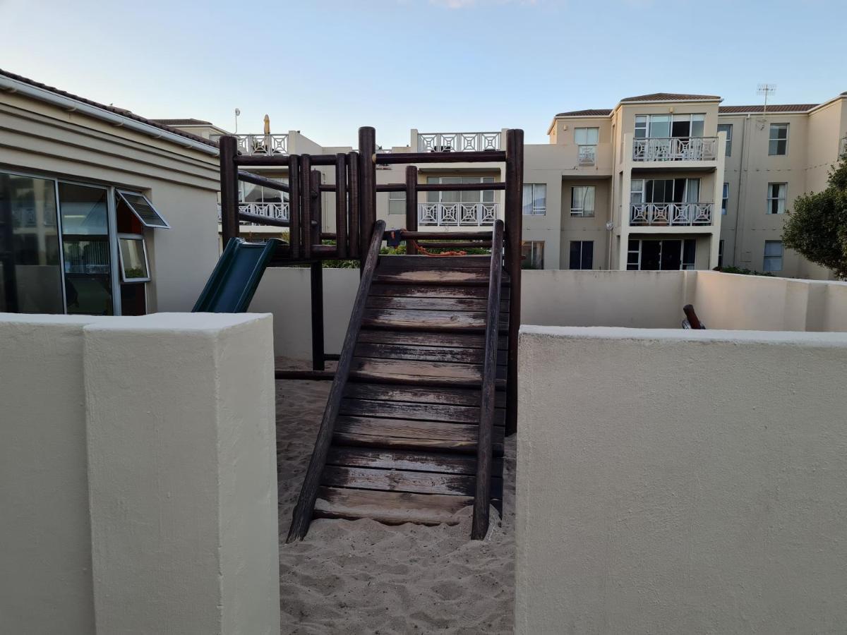Beach Club Unit 74 * Hermanus